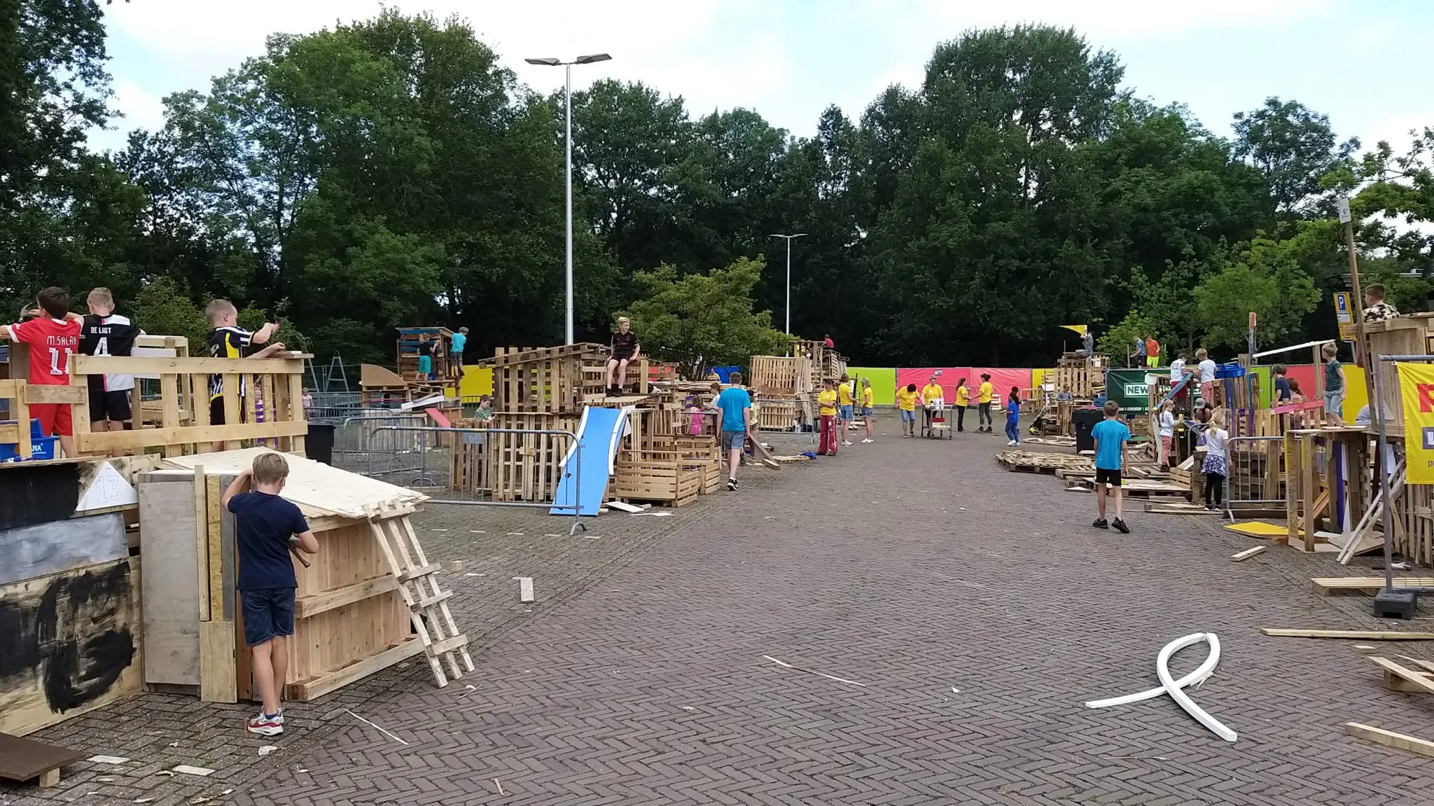 Hut Building Leiderdorp