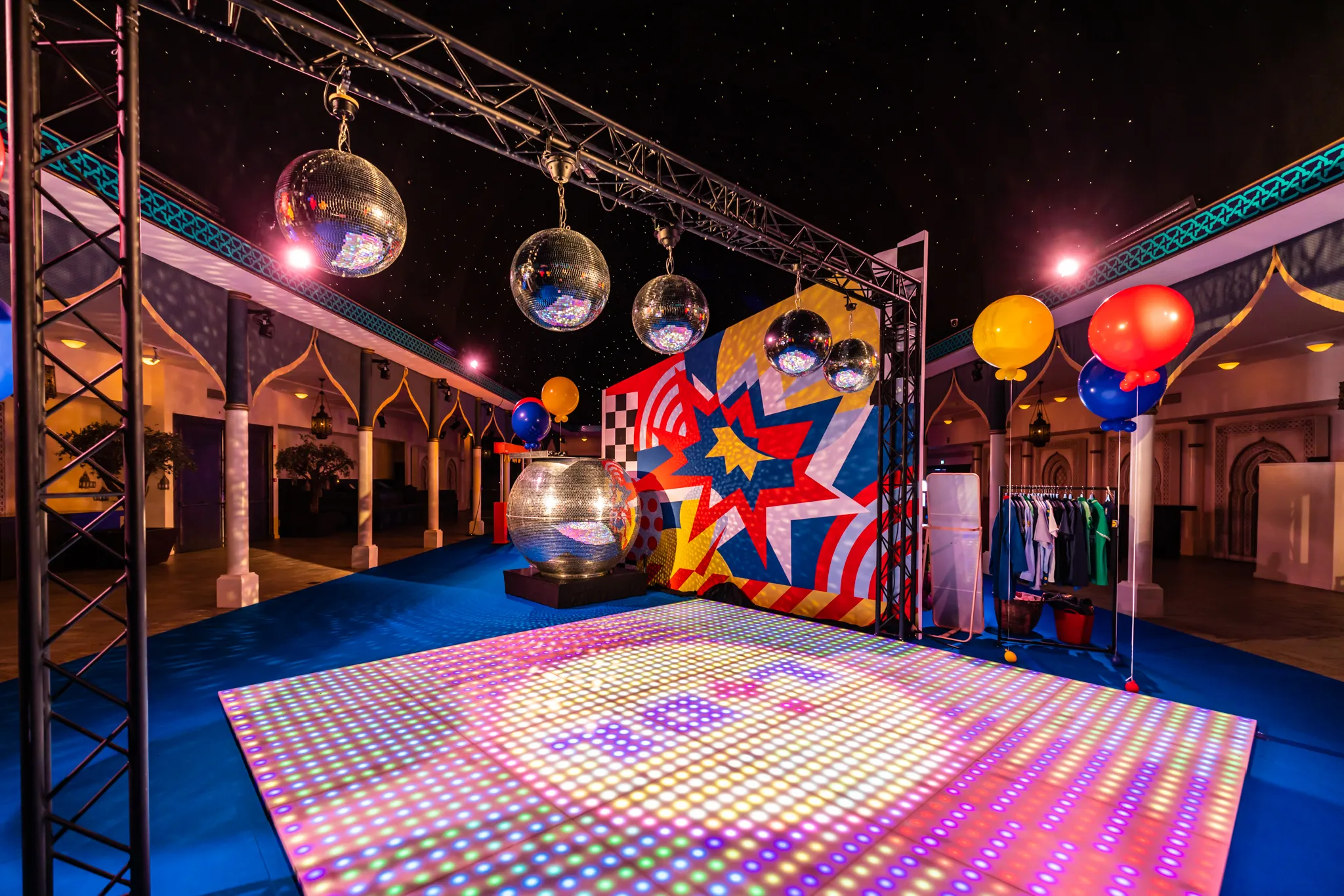 An iconic set for Lidl’s anniversary celebration