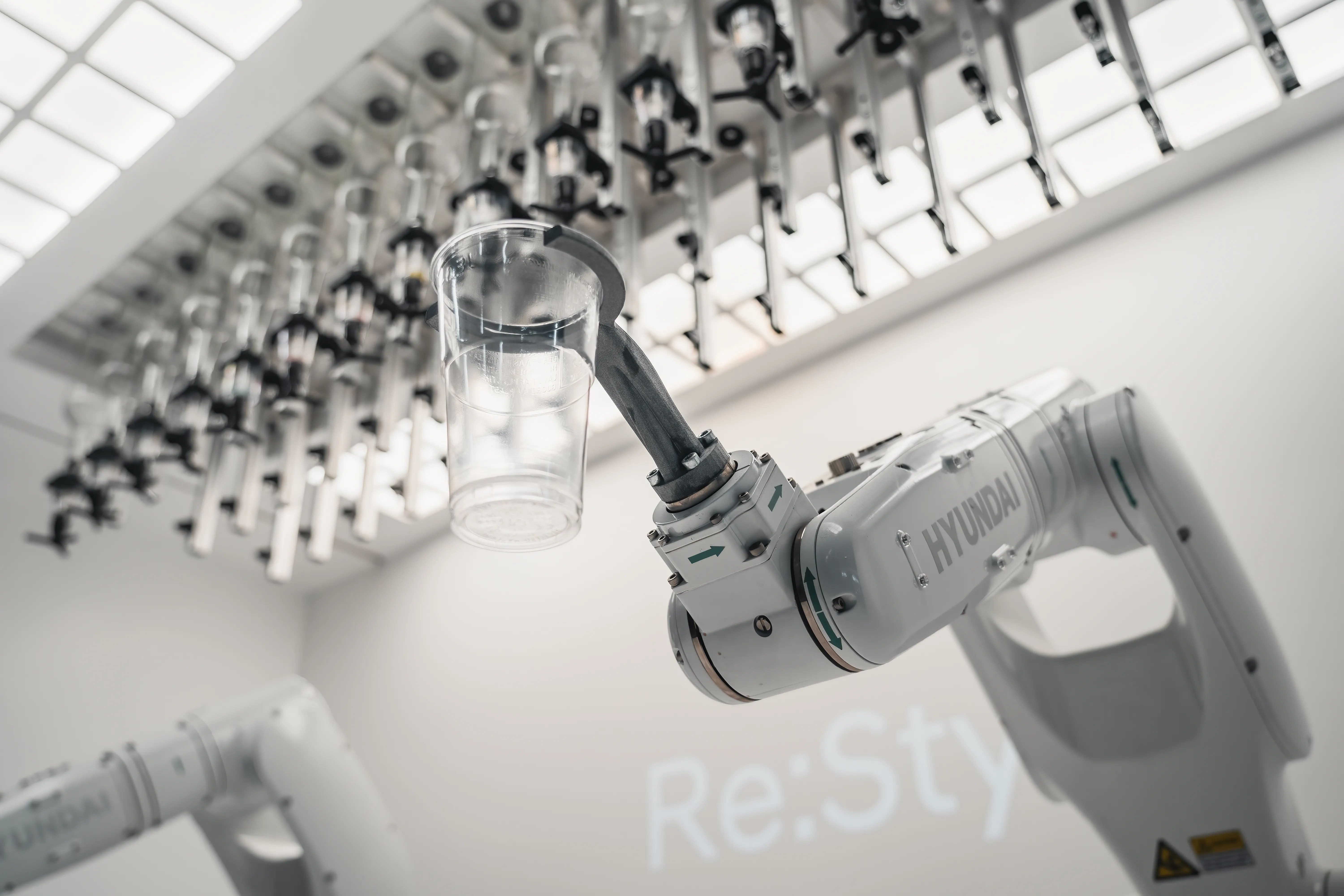 Innovation and mixology combined in the Hyundai Robobar