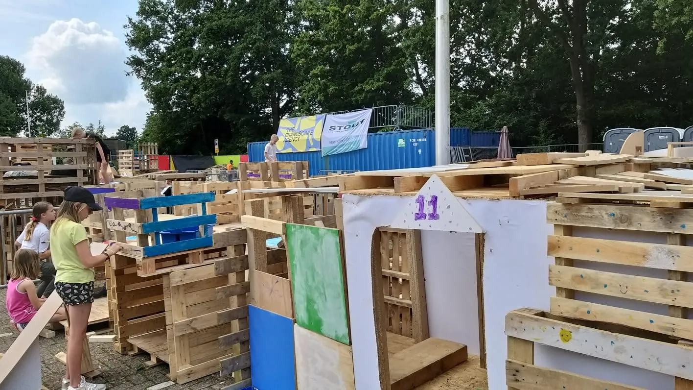 Supporting local communities with recycled materials
