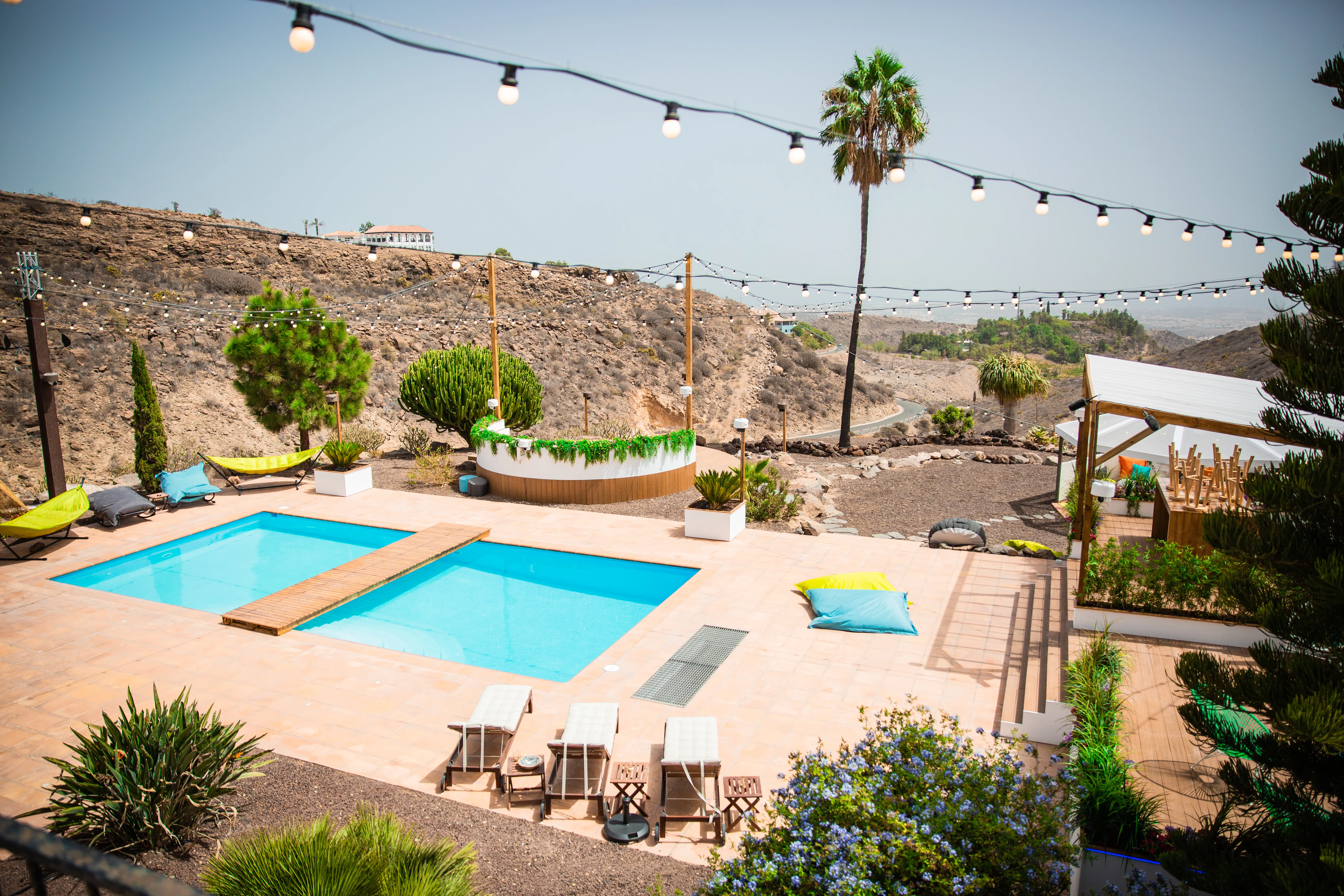 Realization of functional and fitting villas for ITV Studios