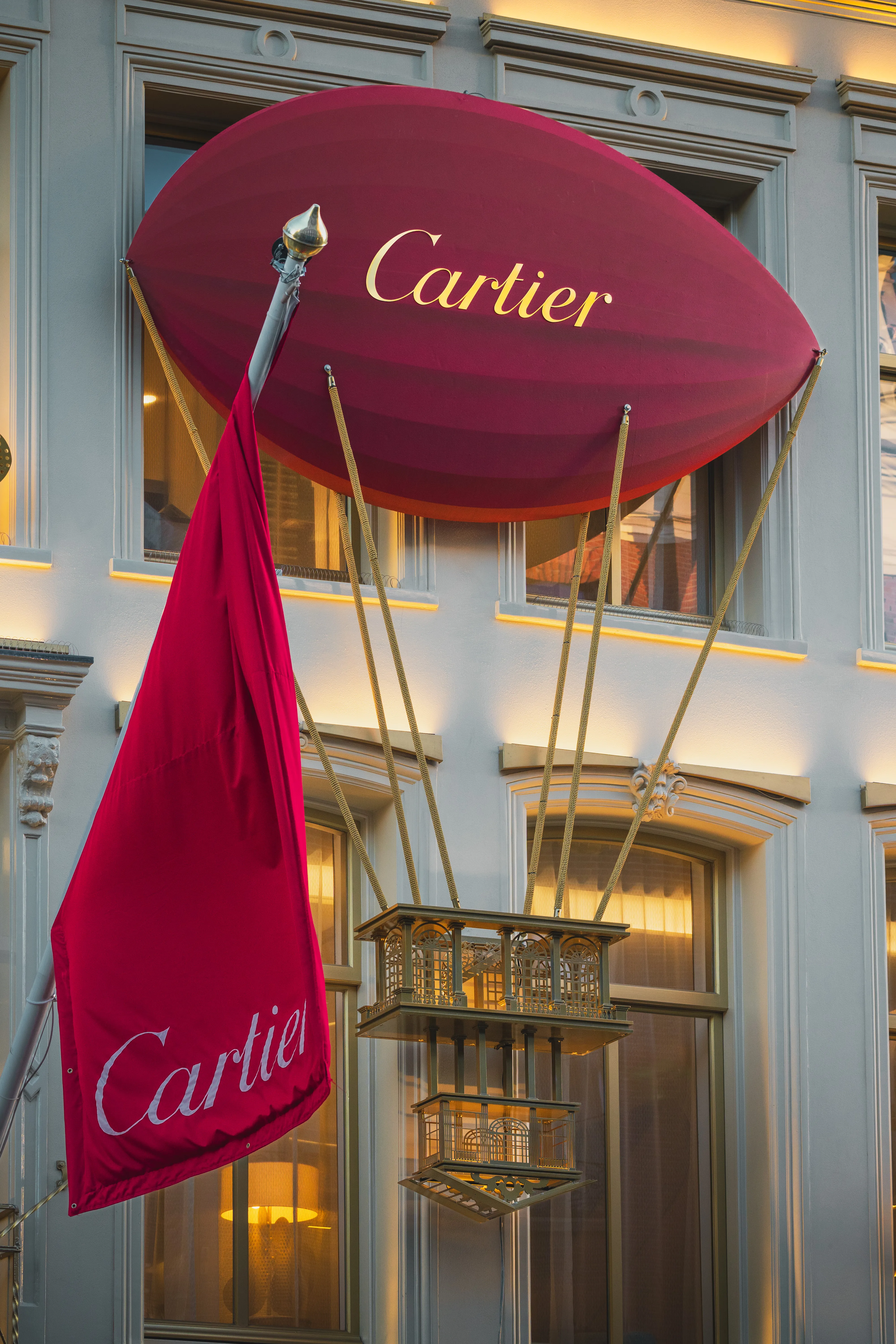 Unique facade decoration for Cartier