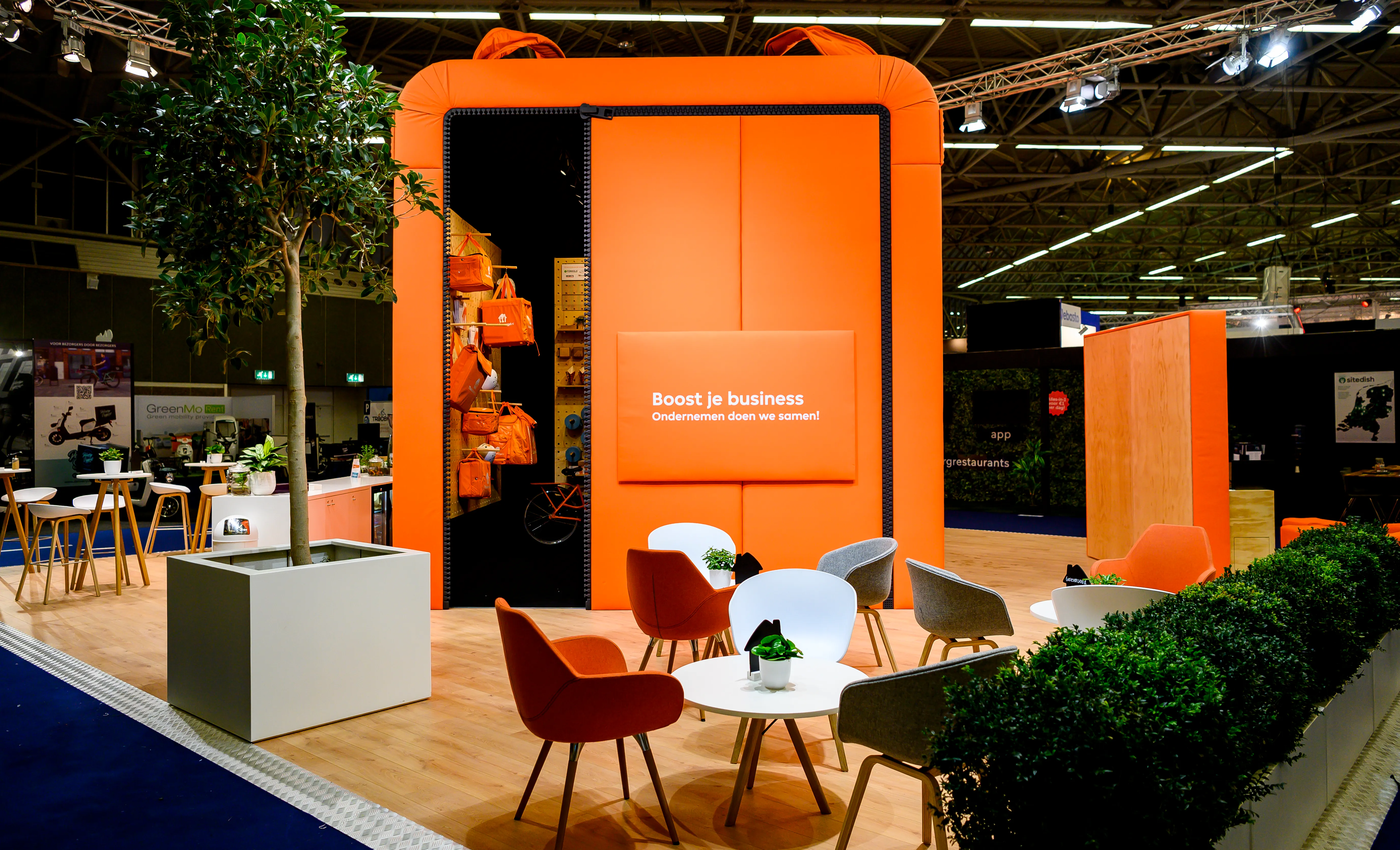 A giant bag as a showstopper at the Horecava trade fair
