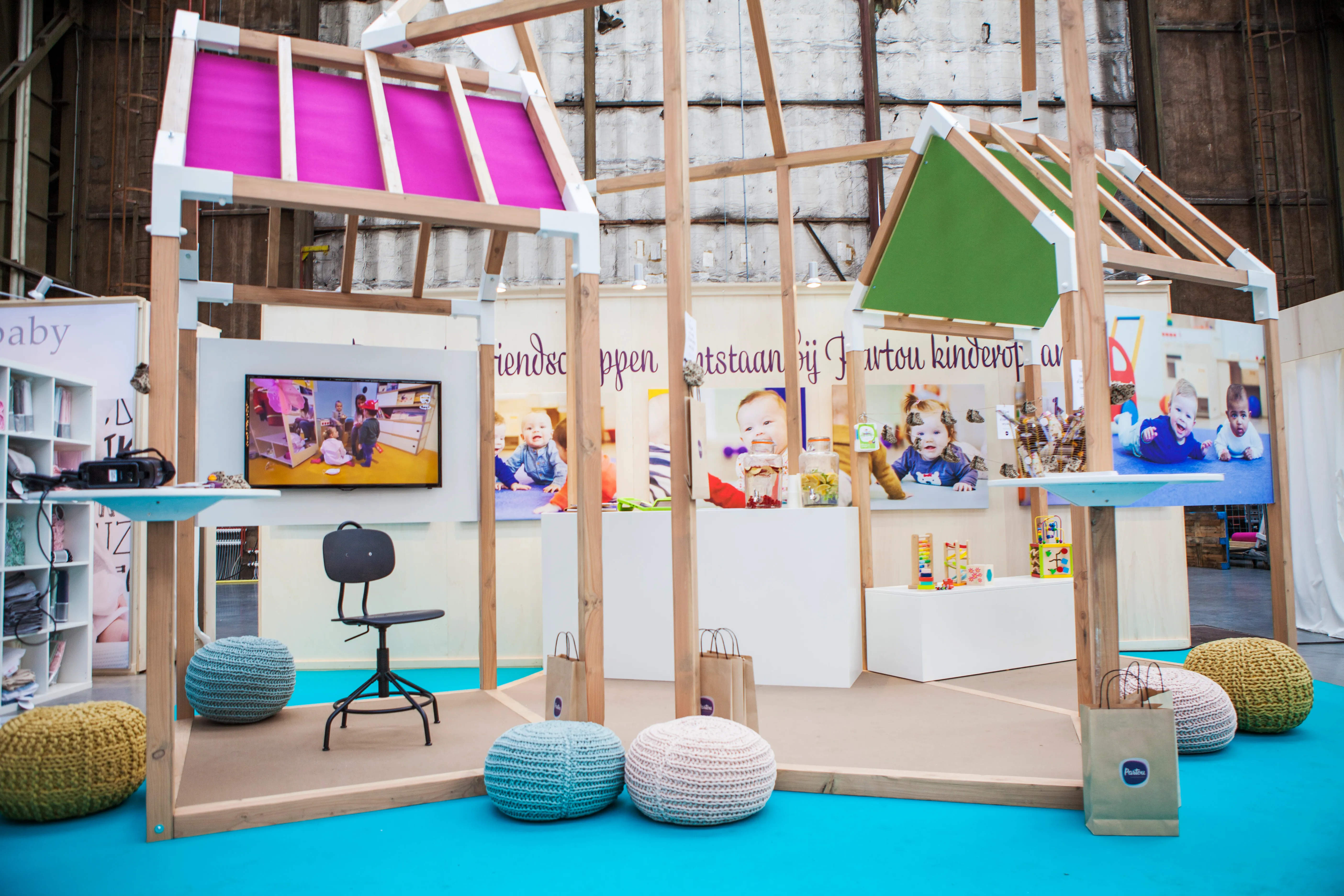 Open and inviting stand for Partou at 'We Are Pregnant'