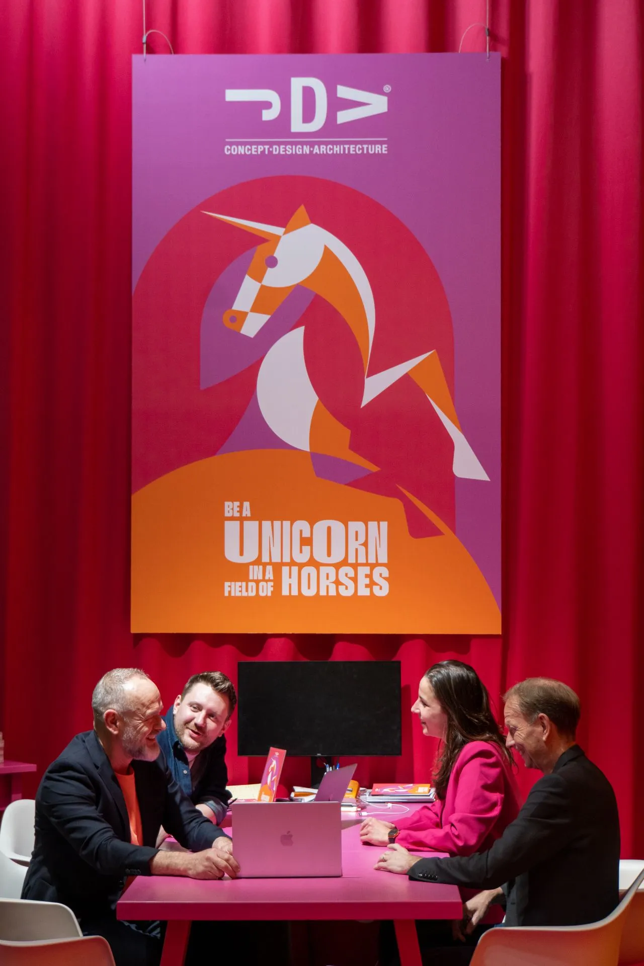 Technical and aesthetic optimization of Jos de Vries' booth
