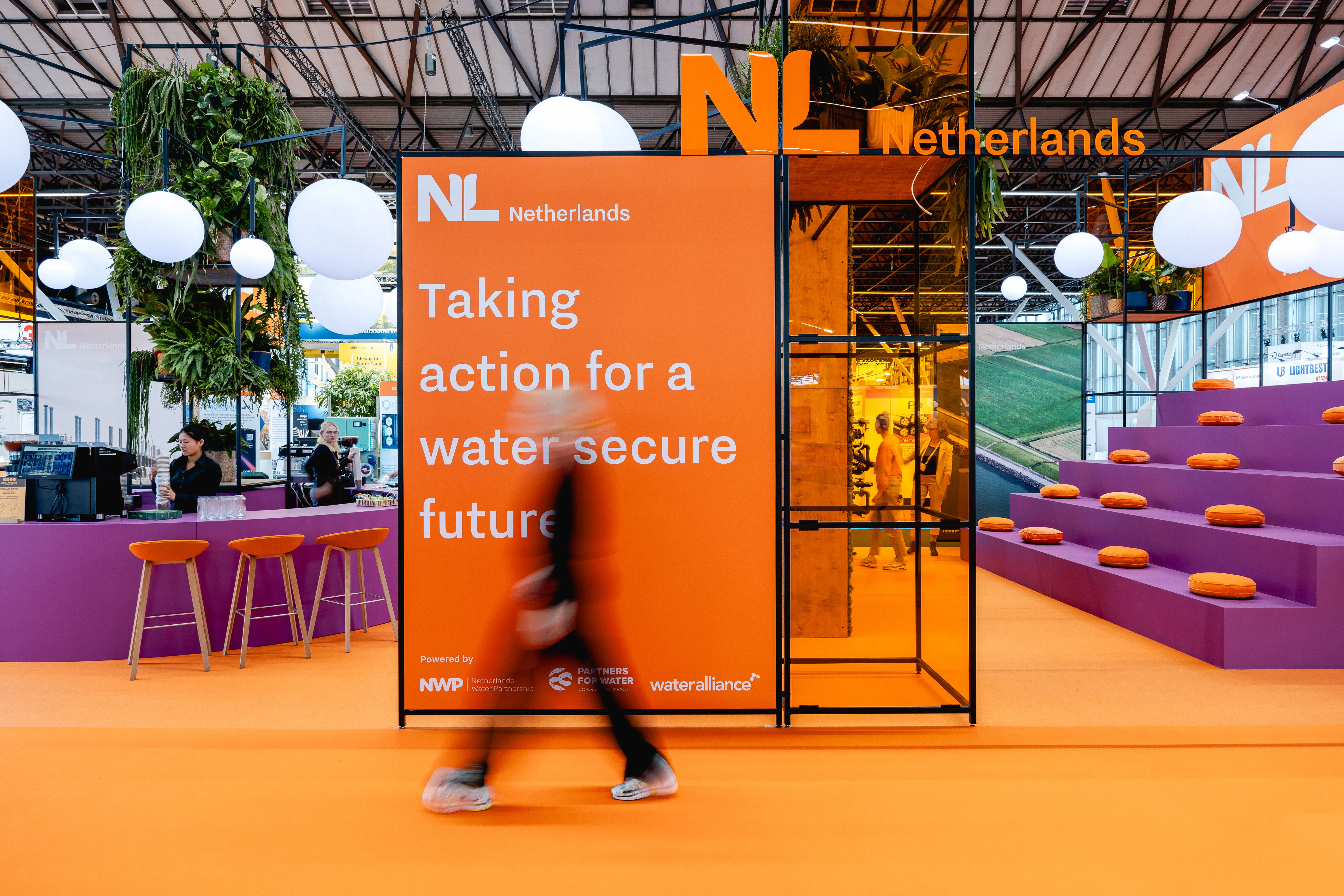 An accessible and inspiring stand for the NL Lounge