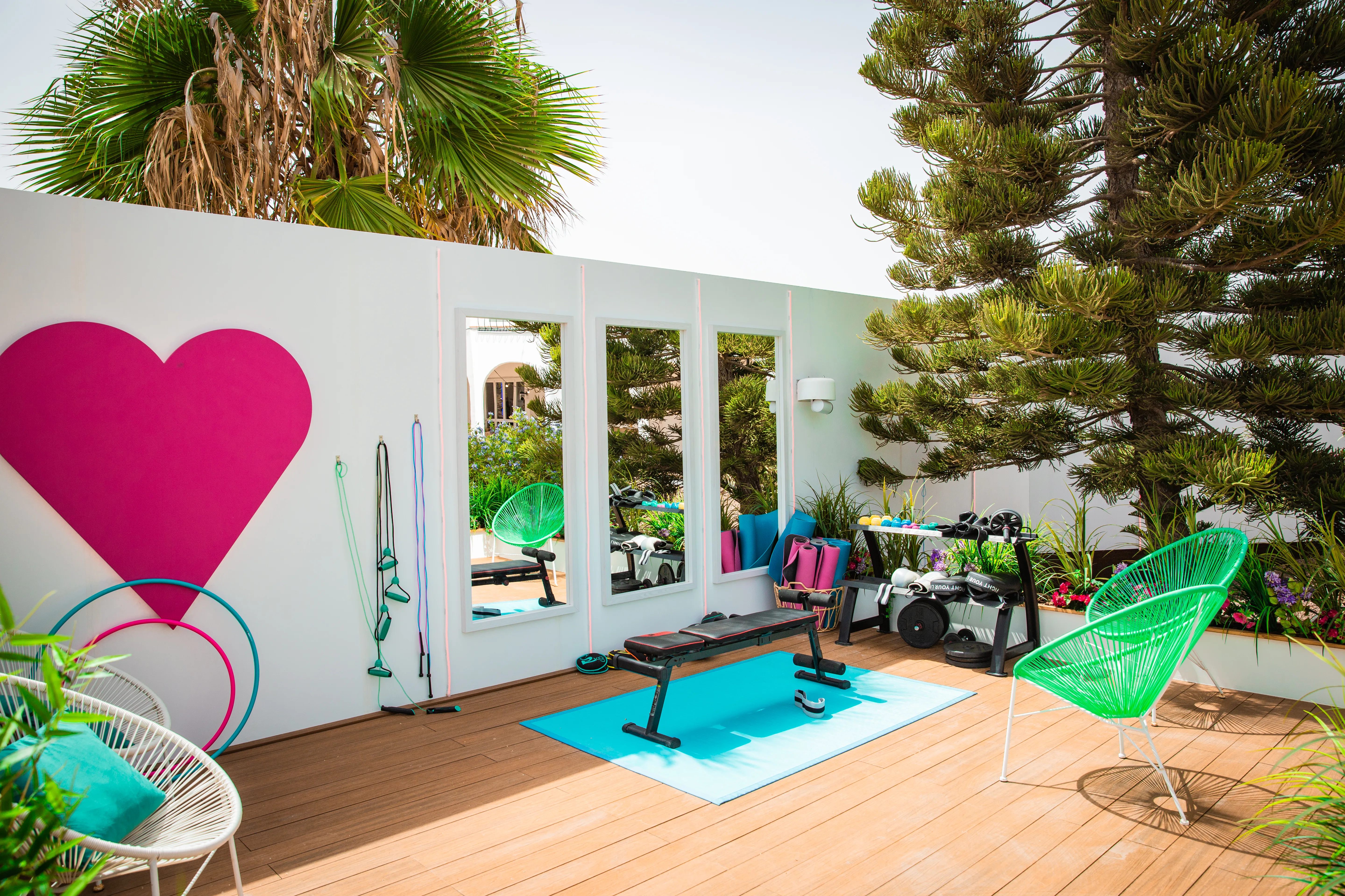 Realization of functional and fitting villas for ITV Studios