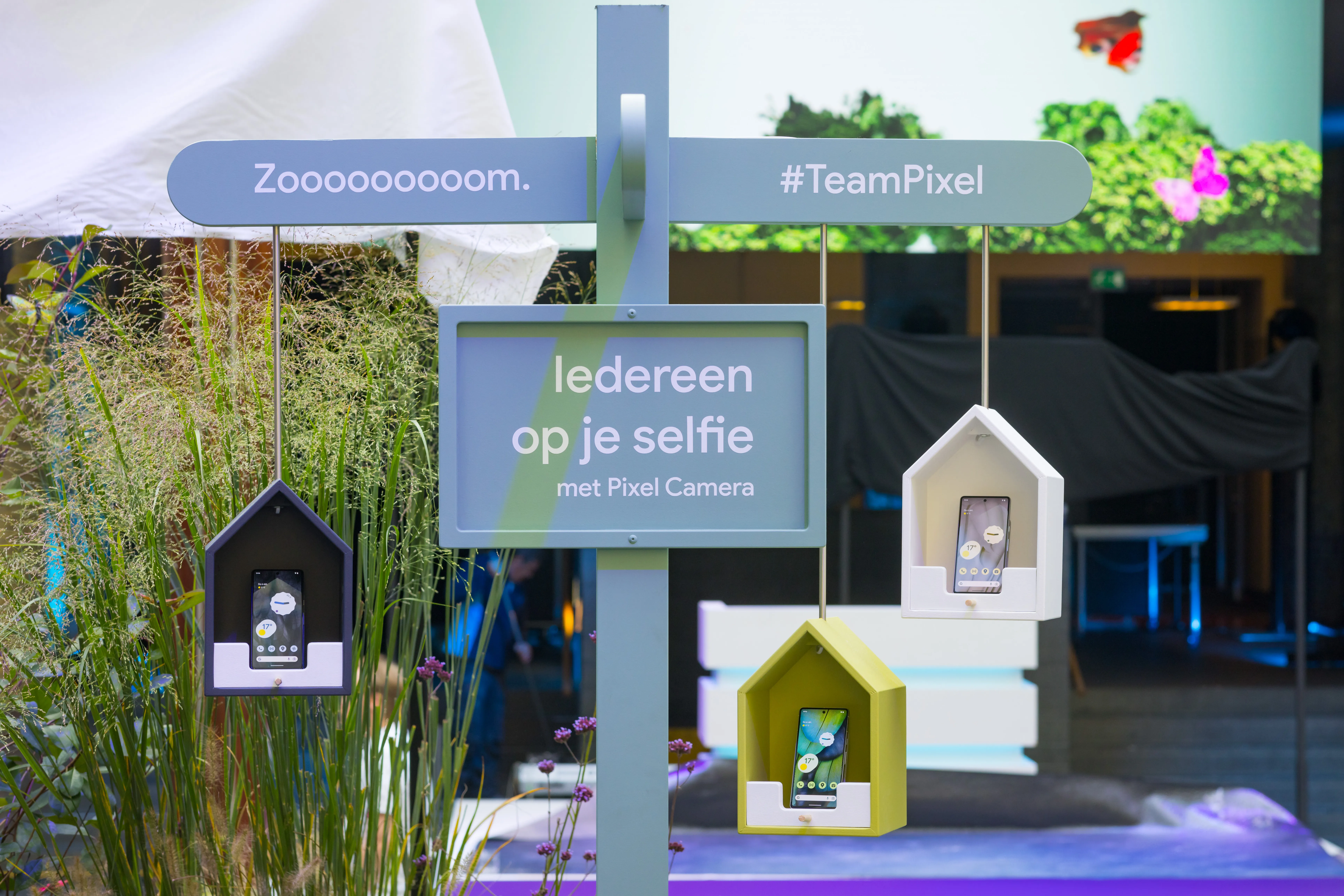 Unique decor unveils the magic of the Google Pixel 7 Pro